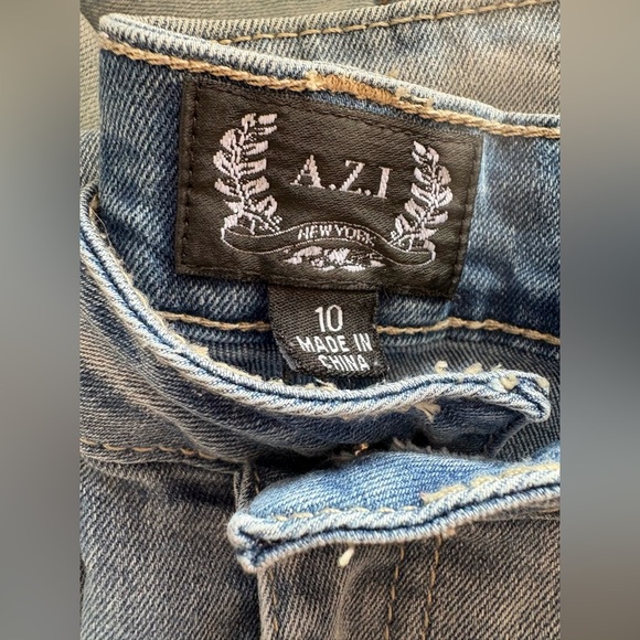 Beautiful AZI Women’s Jeans - Picture 5 of 5